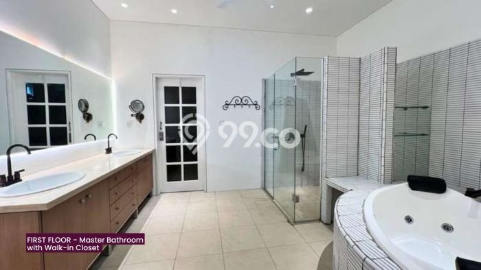 Disewakan Rumah Nyaman LT 400m2 / LB 800m2 di Senopati, Jakarta Selatan Disewakan Rumah Nyaman LT 400m2 / LB 800m2 di Senopati, Jakarta Selatan