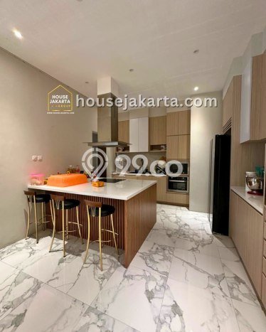Ready to Use! Luxury House LT 165m2 Desain Modern di Fatmawati Ready to Use! Luxury House LT 165m2 Desain Modern di Fatmawati