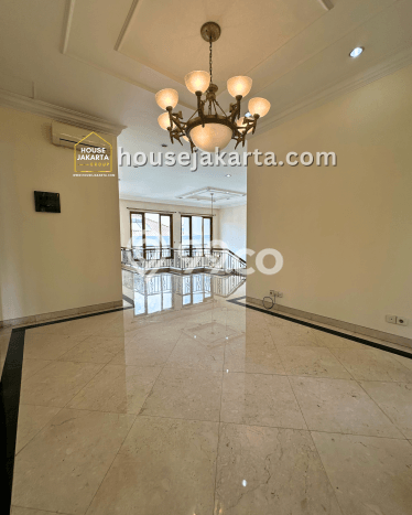 Hunian Bagus Disewakan di Pondok Indah, Jakarta Selatan LT 430m2, LB 998m2 Hunian Bagus Disewakan di Pondok Indah, Jakarta Selatan LT 430m2, LB 998m2