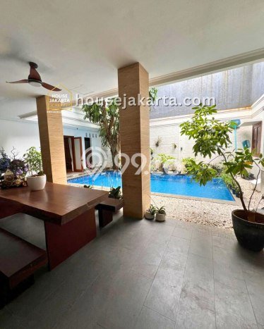 Ready to Use! Luxury House LT 703m2 Desain Modern di Pondok Indah Ready to Use! Luxury House LT 703m2 Desain Modern di Pondok Indah