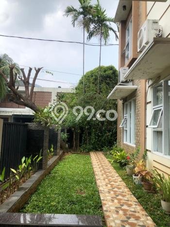 Rumah Mewah LB 250m2 Siap Huni Desain Elegan di Bintaro, Tangerang Selatan Rumah Mewah LB 250m2 Siap Huni Desain Elegan di Bintaro, Tangerang Selatan
