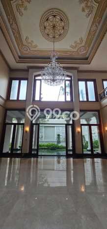 Hunian Eksklusif LB 1580m2 di Pondok Indah Jakarta Selatan untuk Disewa Hunian Eksklusif LB 1580m2 di Pondok Indah Jakarta Selatan untuk Disewa