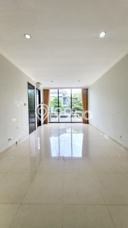 Hunian Elit LB 250m2 Siap Pakai Desain Elegan di Bintaro, Tangerang Selatan Hunian Elit LB 250m2 Siap Pakai Desain Elegan di Bintaro, Tangerang Selatan
