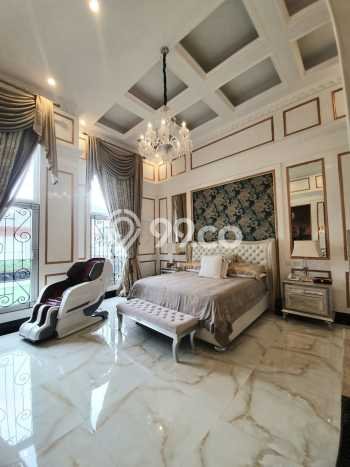 Rumah Luxury Modern Tanpa Renovasi di Bintaro Tangerang Selatan Rumah Luxury Modern Tanpa Renovasi di Bintaro Tangerang Selatan