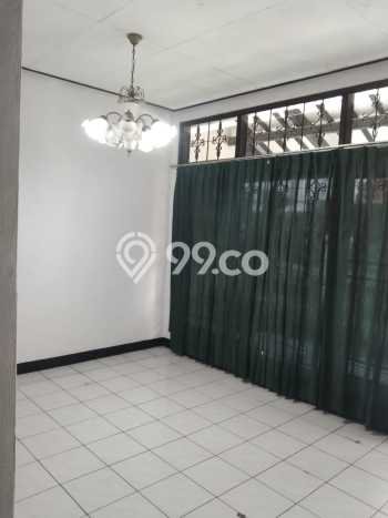 Disewakan Rumah Murah di Surya Sumantri Bandung Punya 6 KT Disewakan Rumah Murah di Surya Sumantri Bandung Punya 6 KT