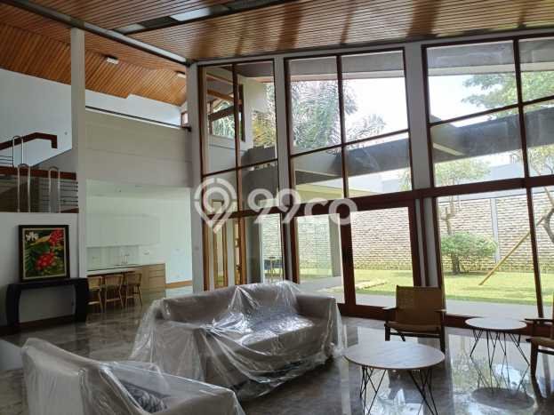 Sewa Rumah Harga Terjangkau di Setiabudi Bandung Punya 5 Kamar Tidur Sewa Rumah Harga Terjangkau di Setiabudi Bandung Punya 5 Kamar Tidur