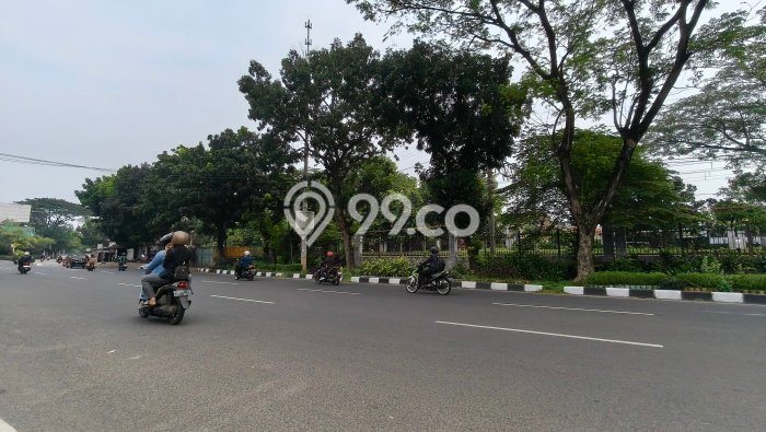 Unit Ruko Dijual di Jakarta Selatan LT 127m2 & LB 142m2 Unit Ruko Dijual di Jakarta Selatan LT 127m2 & LB 142m2
