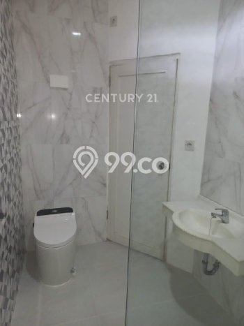 Hunian Elit LB 270m2 Siap Pakai Desain Elegan di Pondok Kelapa, Jakarta Timur Hunian Elit LB 270m2 Siap Pakai Desain Elegan di Pondok Kelapa, Jakarta Timur