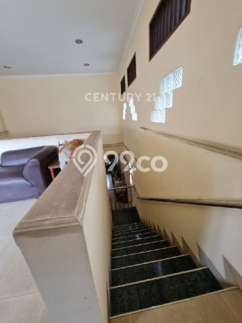 Ready to Use! Premium House LT 288m2 Desain Elegan di Pulomas Ready to Use! Premium House LT 288m2 Desain Elegan di Pulomas