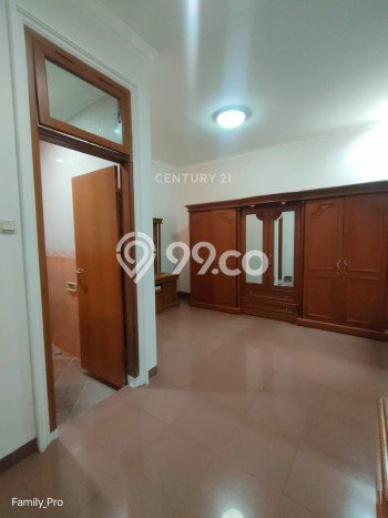 Siap Huni Rumah Mewah 4 Kamar di Pesanggrahan Dekat ke Mana Pun Siap Huni Rumah Mewah 4 Kamar di Pesanggrahan Dekat ke Mana Pun