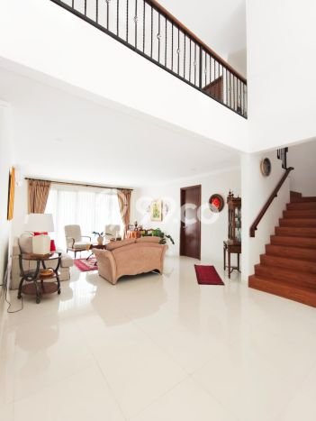 Rumah Mewah LB 350m2 Siap Huni Desain Elegan di Bintaro, Tangerang Selatan Rumah Mewah LB 350m2 Siap Huni Desain Elegan di Bintaro, Tangerang Selatan