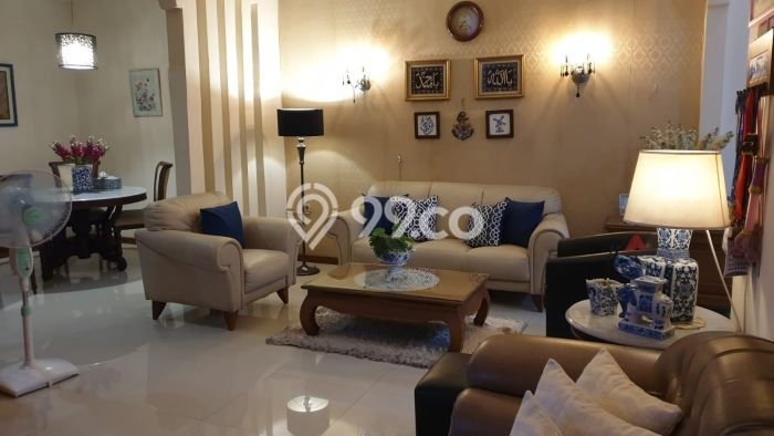 Siap Huni Rumah Mewah 4 Kamar di Rungkut Dekat ke Mana Pun Siap Huni Rumah Mewah 4 Kamar di Rungkut Dekat ke Mana Pun