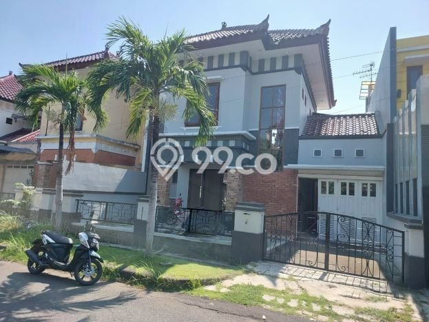Rumah Eksklusif Siap Huni LT 168m2 di Rungkut, Surabaya Rumah Eksklusif Siap Huni LT 168m2 di Rungkut, Surabaya