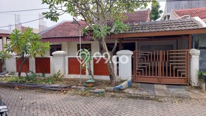 For Sale Rumah 3 Kamar Lokasi Ideal Nyaman dan Strategis di Waru For Sale Rumah 3 Kamar Lokasi Ideal Nyaman dan Strategis di Waru
