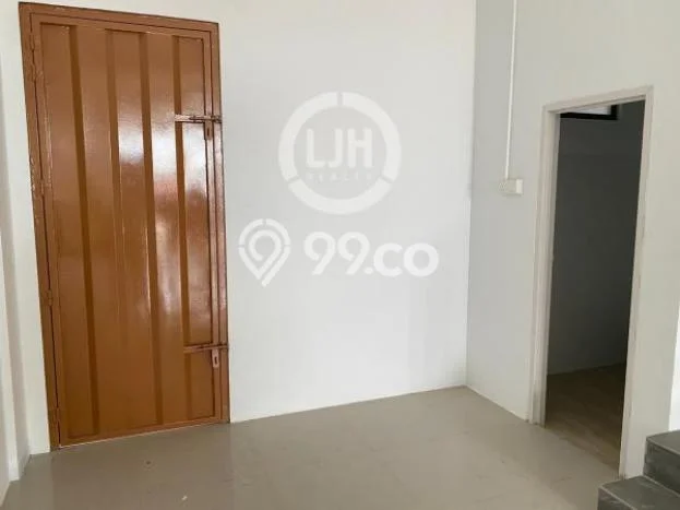 Disewakan Ruko di Kawasan Ramai Batam Centre Luas 240m2 Disewakan Ruko di Kawasan Ramai Batam Centre Luas 240m2