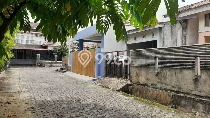Rumah Modern 2 Kamar LT 220m2 di Arifin Ahmad Rumah Modern 2 Kamar LT 220m2 di Arifin Ahmad