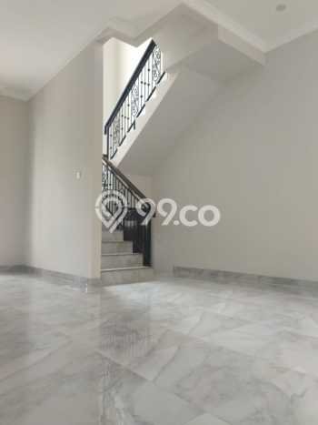 Dijual Rumah 3 Kamar Lokasi Ideal Nyaman dan Strategis di Matraman Dijual Rumah 3 Kamar Lokasi Ideal Nyaman dan Strategis di Matraman