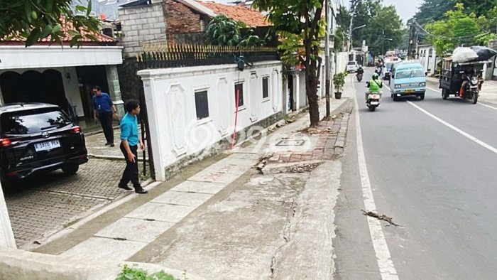 Hunian Elit LB 200m2 Siap Pakai Desain Elegan di Srengseng, Jakarta Barat Hunian Elit LB 200m2 Siap Pakai Desain Elegan di Srengseng, Jakarta Barat