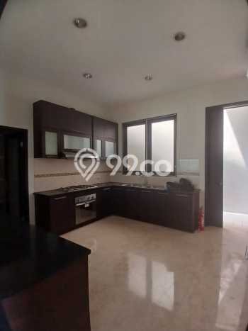 Jarang Ada! Rumah Modern Disewakan di Area Jakarta Selatan Jarang Ada! Rumah Modern Disewakan di Area Jakarta Selatan