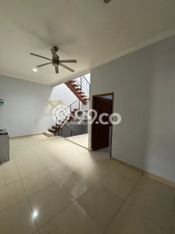 Sewa Rumah Murah di Jelambar Jakarta Barat dengan 3 KT Sewa Rumah Murah di Jelambar Jakarta Barat dengan 3 KT