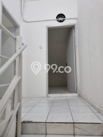 Disewakan! Rumah 3 Kamar Tidur &
3 Kamar Mandi di Jelambar, Jakarta Barat Disewakan! Rumah 3 Kamar Tidur &
3 Kamar Mandi di Jelambar, Jakarta Barat
