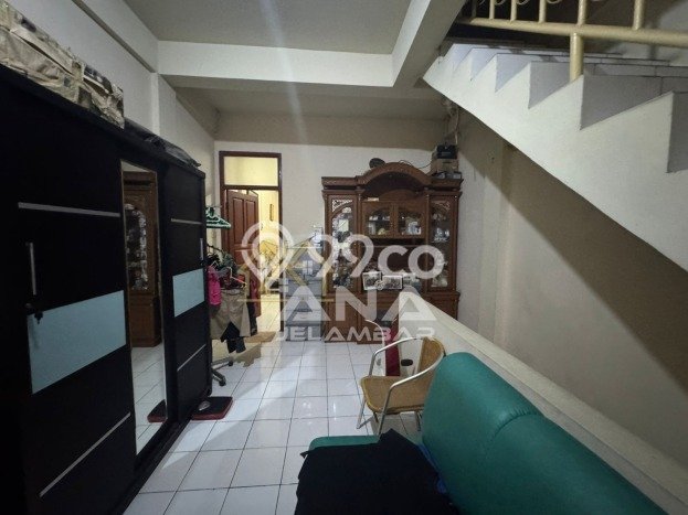 Disewakan! Rumah 3 Kamar Tidur &
3 Kamar Mandi di Jelambar, Jakarta Barat Disewakan! Rumah 3 Kamar Tidur &
3 Kamar Mandi di Jelambar, Jakarta Barat