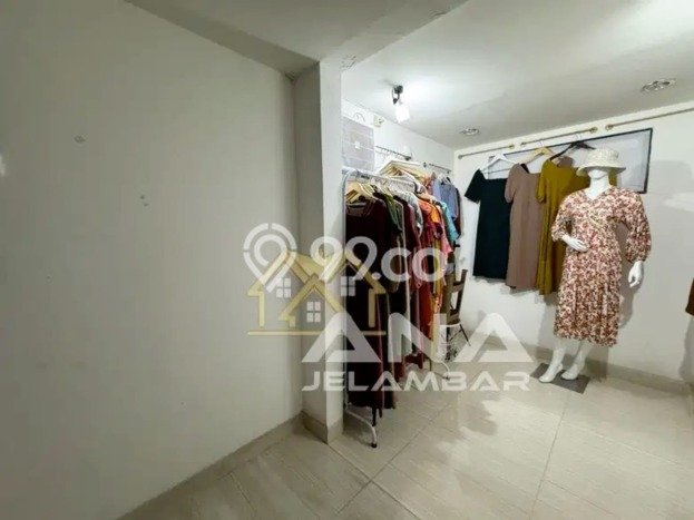 Rumah Elit Modern Tanpa Renovasi di Jelambar Jakarta Barat Rumah Elit Modern Tanpa Renovasi di Jelambar Jakarta Barat