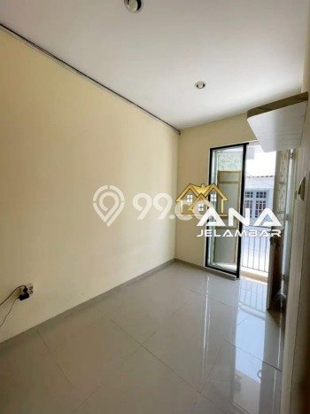 For Sale Hunian Rumah Nyaman 2 Kamar di Jelambar, Jakarta Barat For Sale Hunian Rumah Nyaman 2 Kamar di Jelambar, Jakarta Barat