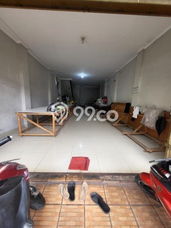 Ready to Use! Luxury House LT 100m2 Desain Elegan di Jelambar Ready to Use! Luxury House LT 100m2 Desain Elegan di Jelambar