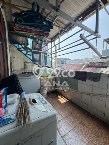Disewakan! Rumah 3 Kamar Tidur &
3 Kamar Mandi di Jelambar, Jakarta Barat Disewakan! Rumah 3 Kamar Tidur &
3 Kamar Mandi di Jelambar, Jakarta Barat
