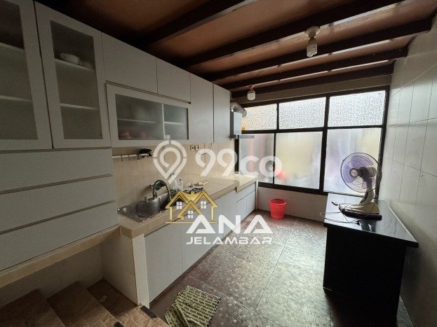 Disewakan! Rumah 2 Kamar Tidur &
2 Kamar Mandi di Jelambar, Jakarta Barat Disewakan! Rumah 2 Kamar Tidur &
2 Kamar Mandi di Jelambar, Jakarta Barat