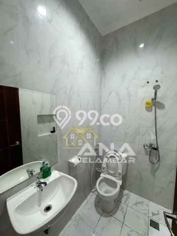 Rumah Elit Modern Tanpa Renovasi di Jelambar Jakarta Barat Rumah Elit Modern Tanpa Renovasi di Jelambar Jakarta Barat