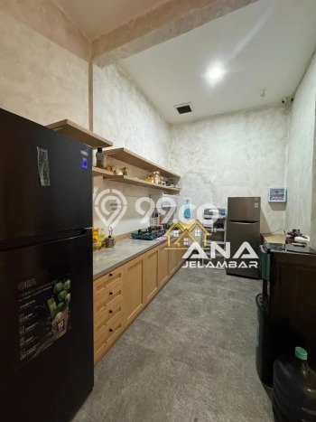 Jual Rumah Mewah Elegan Dengan View Eksklusif di Jelambar, Jakarta Barat Jual Rumah Mewah Elegan Dengan View Eksklusif di Jelambar, Jakarta Barat