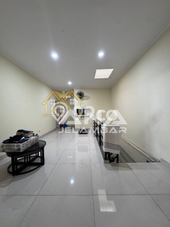 Jarang Ada! Rumah Sewa 8 Kamar Nyaman Siap Huni Jelambar Jarang Ada! Rumah Sewa 8 Kamar Nyaman Siap Huni Jelambar