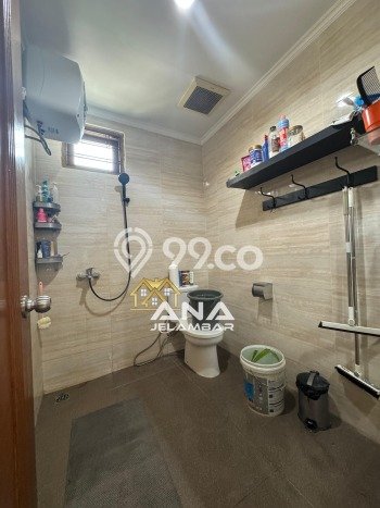 Dijual Rumah Mewah Megah Dengan View Eksklusif di Jelambar, Jakarta Barat Dijual Rumah Mewah Megah Dengan View Eksklusif di Jelambar, Jakarta Barat