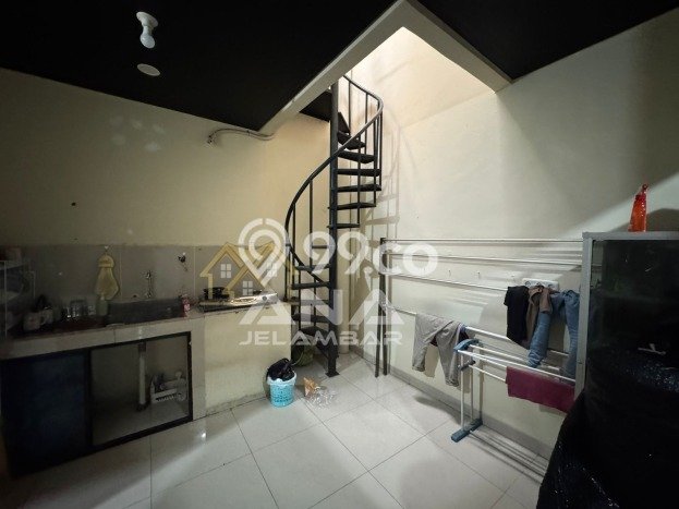Disewakan Rumah Harga Terjangkau di Jelambar Jakarta Barat dengan 3 Kamar Tidur Disewakan Rumah Harga Terjangkau di Jelambar Jakarta Barat dengan 3 Kamar Tidur