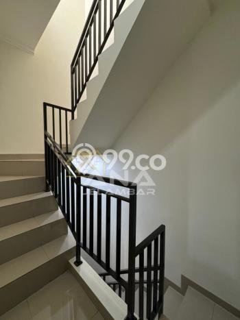 Disewakan! Rumah 4 Kamar Tidur &
3 Kamar Mandi di Jelambar, Jakarta Barat Disewakan! Rumah 4 Kamar Tidur &
3 Kamar Mandi di Jelambar, Jakarta Barat