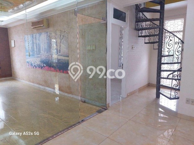 Dijual Rumah Luas Megah Dengan View Eksklusif di Tanjung Duren, Jakarta Barat Dijual Rumah Luas Megah Dengan View Eksklusif di Tanjung Duren, Jakarta Barat