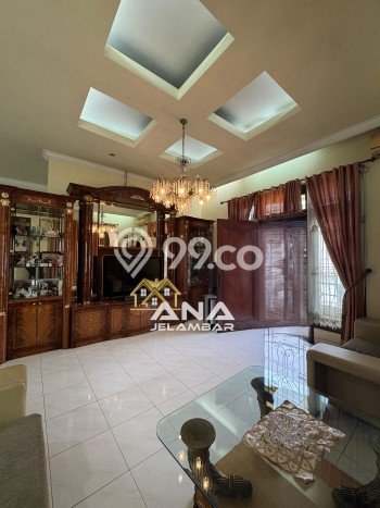 Dijual Rumah Mewah Megah Dengan View Eksklusif di Jelambar, Jakarta Barat Dijual Rumah Mewah Megah Dengan View Eksklusif di Jelambar, Jakarta Barat