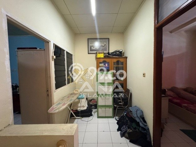 Disewakan! Rumah 3 Kamar Tidur &
3 Kamar Mandi di Jelambar, Jakarta Barat Disewakan! Rumah 3 Kamar Tidur &
3 Kamar Mandi di Jelambar, Jakarta Barat