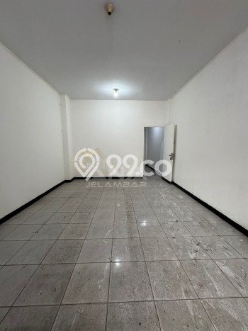 Ruko Disewa di Jakarta Barat dengan LB 183m2 Area Komersial Ramai Ruko Disewa di Jakarta Barat dengan LB 183m2 Area Komersial Ramai