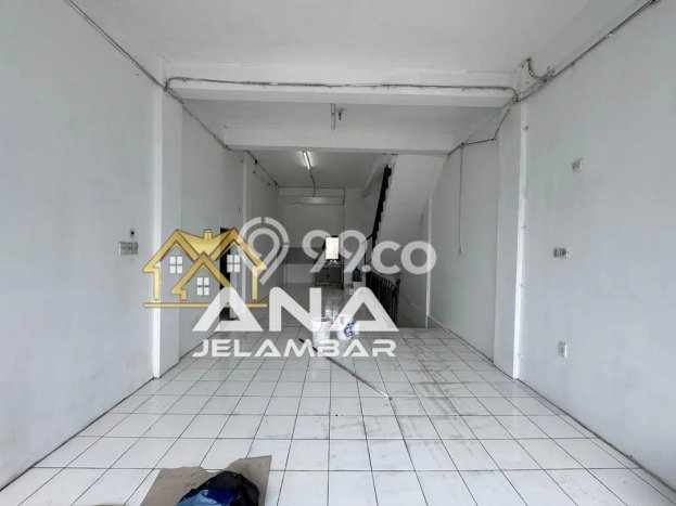 Ruko untuk Disewa di Pusat Jakarta Barat Luas Bangunan 420m2 Ruko untuk Disewa di Pusat Jakarta Barat Luas Bangunan 420m2