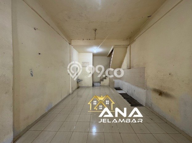 Ruko untuk Disewa di Pusat Jakarta Barat Luas Bangunan 135m2 Ruko untuk Disewa di Pusat Jakarta Barat Luas Bangunan 135m2