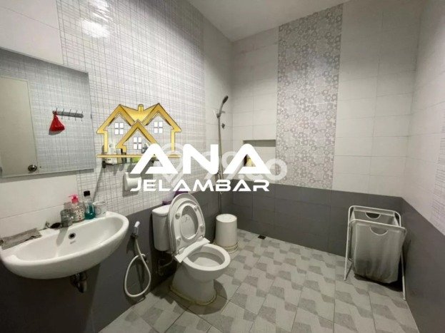 Unit Gudang Dijual di Jakarta Barat LT 164m2 & LB 360m2 Unit Gudang Dijual di Jakarta Barat LT 164m2 & LB 360m2