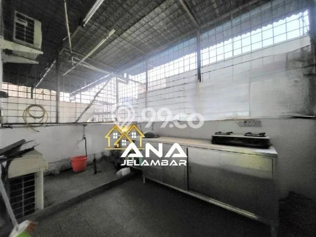 Ruko untuk Disewa di Pusat Jakarta Barat Luas Bangunan 137m2 Ruko untuk Disewa di Pusat Jakarta Barat Luas Bangunan 137m2