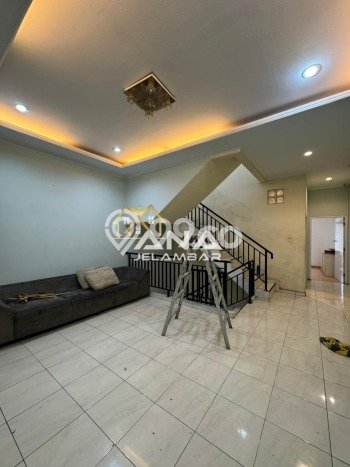 Disewakan Ruko di Kawasan Ramai Jelambar Luas 225m2 Disewakan Ruko di Kawasan Ramai Jelambar Luas 225m2