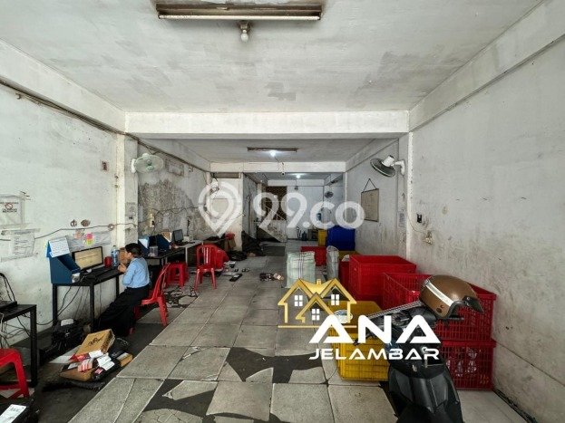 Dijual! Gudang di Jelambar Jakarta Barat LT 190m2 / LB 450m2 Kawasan Strategis Dijual! Gudang di Jelambar Jakarta Barat LT 190m2 / LB 450m2 Kawasan Strategis