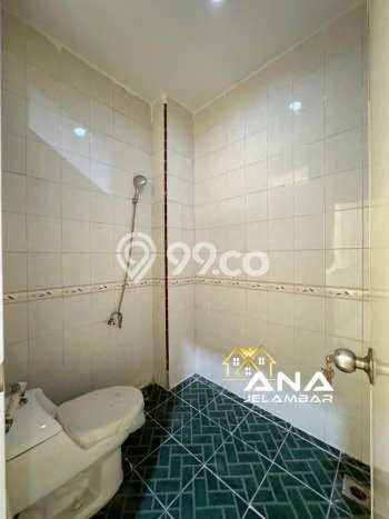 Komersial Dijual di Prime Area Jakarta Barat Luas 228m2 Komersial Dijual di Prime Area Jakarta Barat Luas 228m2