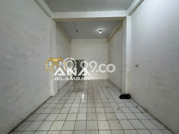 Ruko untuk Disewa di Pusat Jakarta Barat Luas Bangunan 220m2 Ruko untuk Disewa di Pusat Jakarta Barat Luas Bangunan 220m2