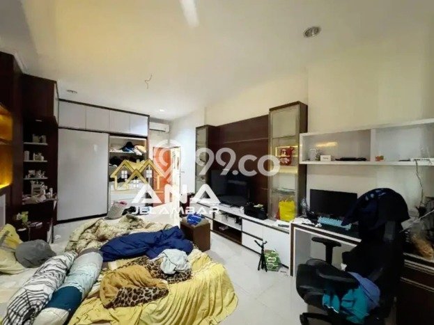 Ruko Dijual di Jakarta Barat LT 78m2 & LB 355m2 Lokasi Terbaik! Ruko Dijual di Jakarta Barat LT 78m2 & LB 355m2 Lokasi Terbaik!